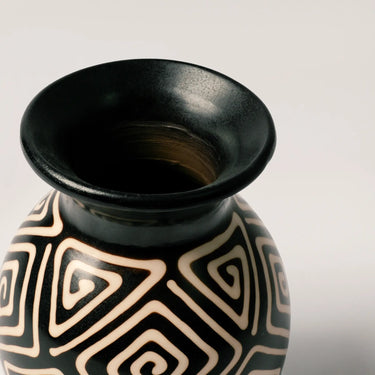 pottery vase minimalist design color Chemical-Free