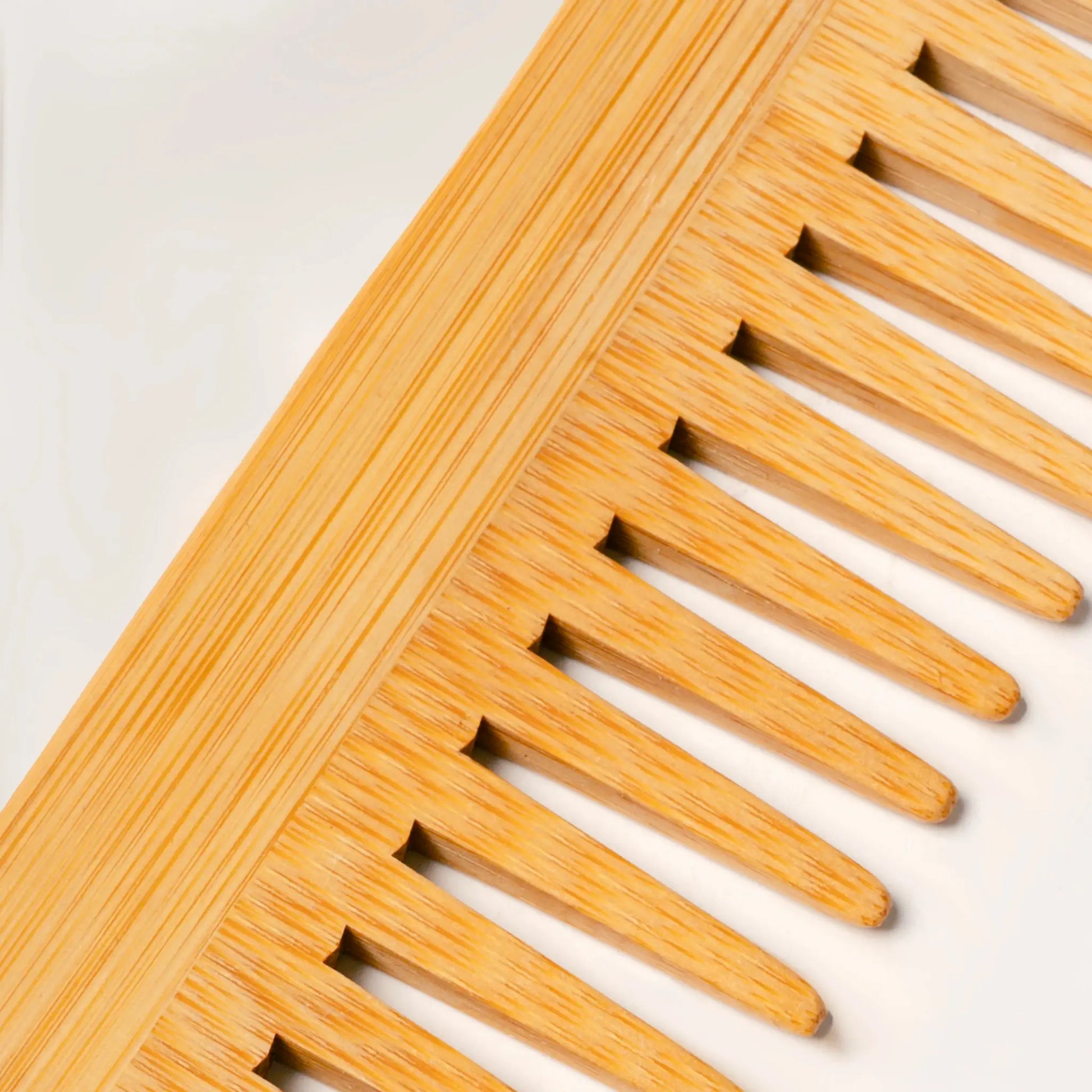 bamboo comb ethical color chemical-free