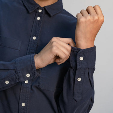 womens sustainable oxford double pocket shirt color navy blue